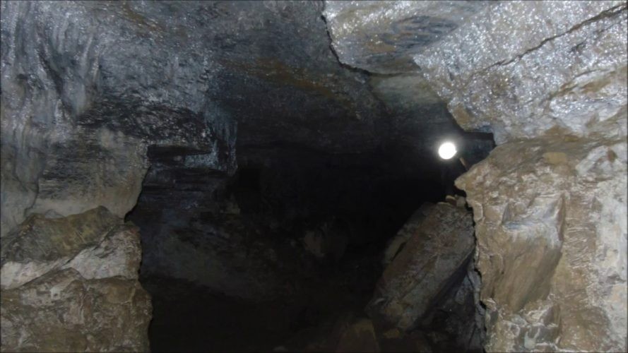 पाल्पाको रामपुरमा रहेको अनौठो गुफा ओझेलमा