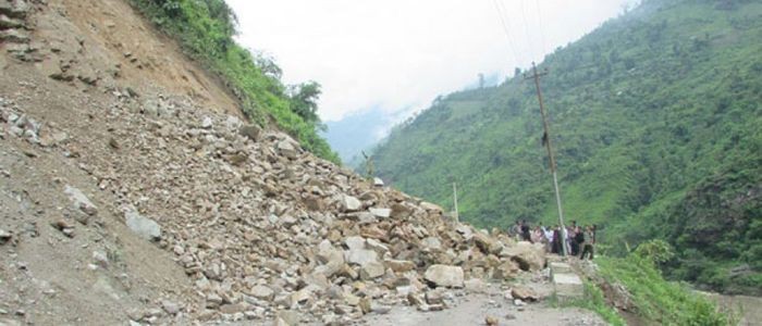 वर्षाका कारण गुल्मीका अधिकांश सडक अवरुद्ध