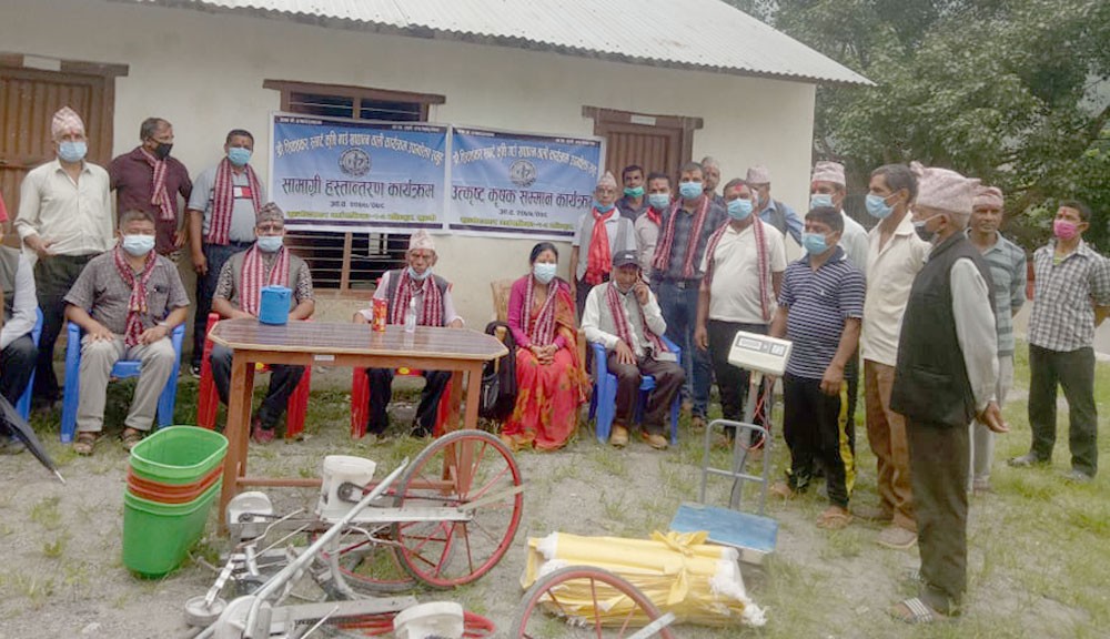 गुल्मीदरबारमा उत्कृष्ट कृषकलाई सम्मानसँगै कृषि सामग्री