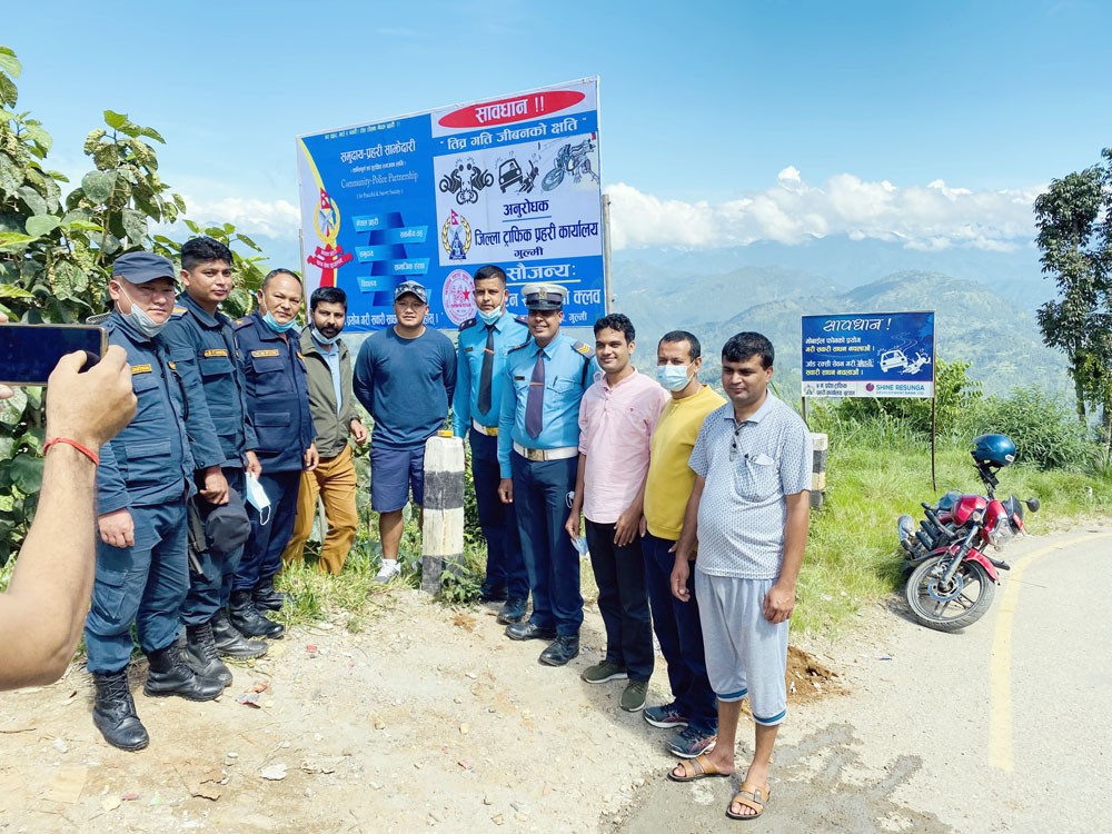 दुर्घटना न्यूनीकरणका लागि नाकामा सचेतना बोर्ड