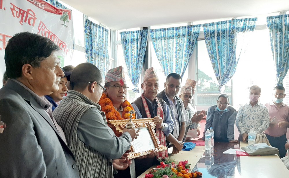 पाल्पा काँग्रेसद्वारा मन्त्री रानालाई सम्मान