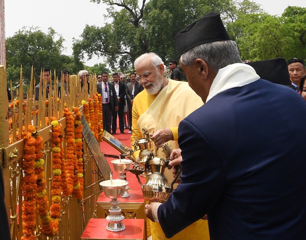 मोदीद्वारा पूजा आर्चना