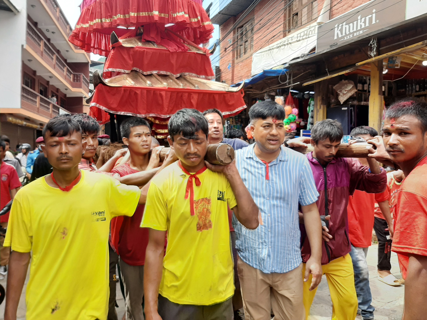 तानसेनमा निकालियो श्रीनगर गणेशको रथयात्रा