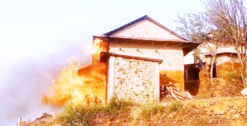 पाल्पामा आगलागीः बस्तीमा सल्किँदा ८१ घरगोठ जले, लाखौंको धनमाल नष्ट