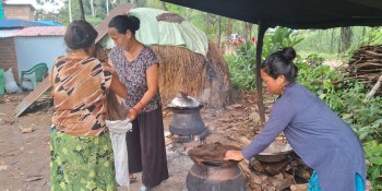 चिउरीको तेल पेल्न भ्याइनभ्याइ