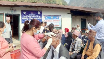 चन्द्रकोटमा आँखा शिविर : ३६ जनाको मोतियाबिन्दुको सफल शल्यक्रिया
