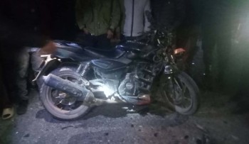 रामपुरमा मोटरसाइकल ठोक्किदा एकको मृत्यु, दुई घाइते