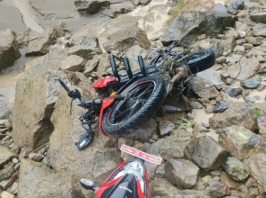 सिद्धाबाबामा मोटरसाइकल दुर्घटना हुँदा चालकको मृत्यु