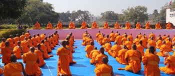 थाइल्याण्डका ३०० भिक्षुद्वारा लुम्बिनी–रामग्राम शान्ति पदयात्रा