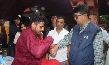 पाल्पाका मन्दिरमा जनै फेर्ने र डोरो बाध्नेको भिड 