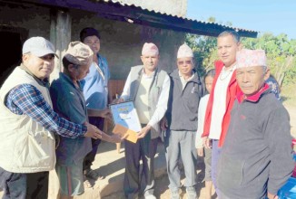 काँग्रेस पाल्पाले दियो स्वर्गीय लम्तारीको परिवारलाई आर्थिक सहयोग