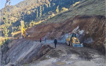 सालझण्डी–ढोरपाटन सडक : तीन पटक म्याद थप्दा ६० प्रतिशत काम