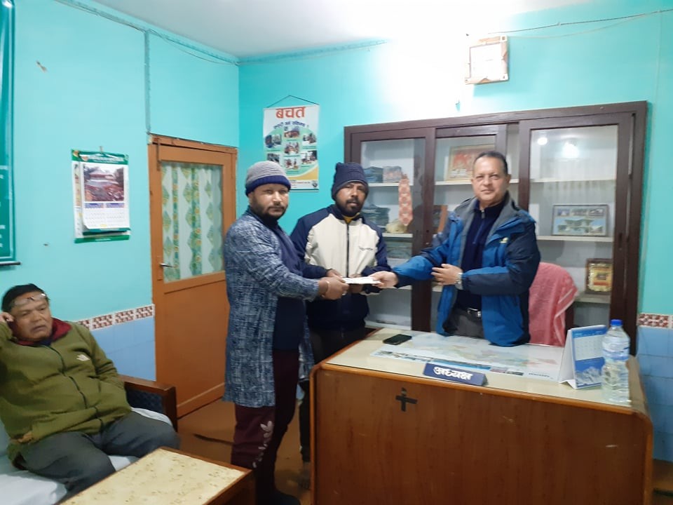 लक्ष्मी सहकारीद्वारा मृतक शेयर सदस्यको परिवारलाई राहत रकम