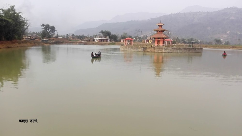 पर्यटक तान्दै रामपुरको ‘तालपोखरा’