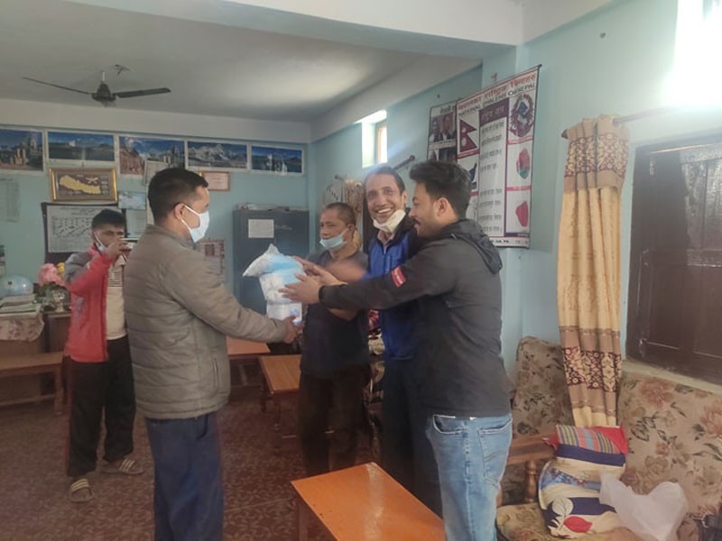 गुल्मी लोकदोहोरी प्रतिष्ठान स्वास्थ्य सामग्री लिएर क्वारेन्टाइन पुग्यो