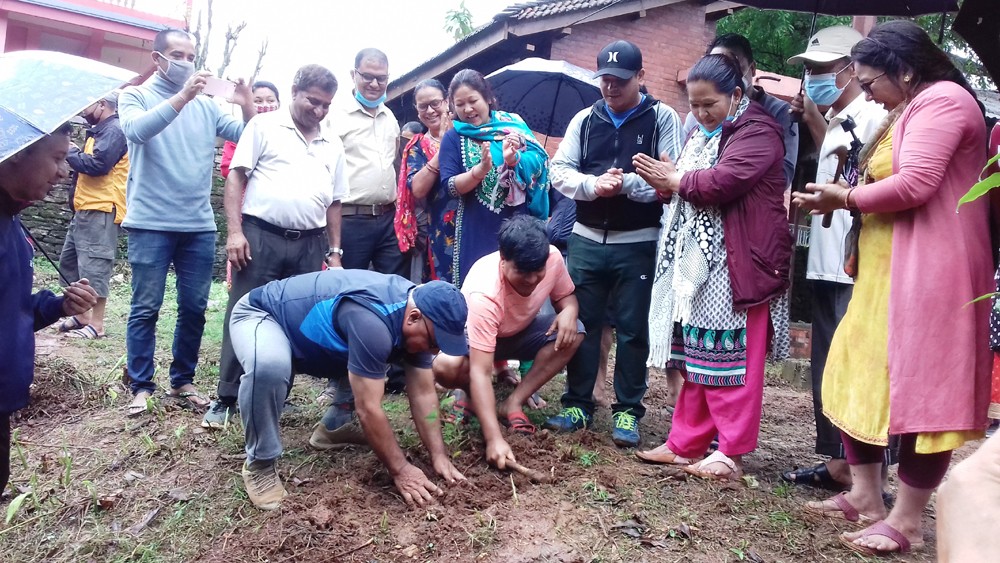 नारायण युवा क्लवको सक्रियतामा फूलबारी चिटिक्क पारिदै