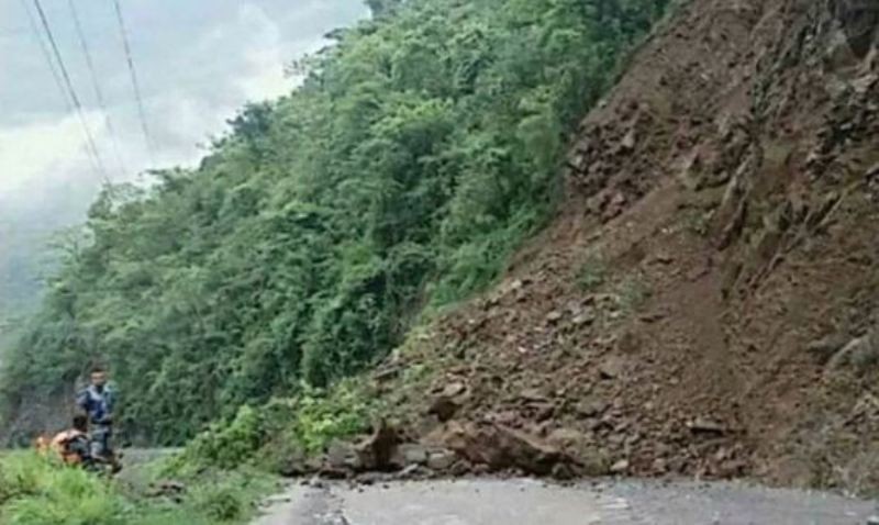 छ सडक पूर्णरुपमा र २२ आंशिकरुपमा अवरुद्ध