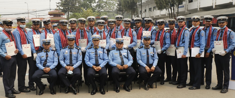 एक प्रहरी निरीक्षक सहित ३४ ट्राफिक सम्मानित