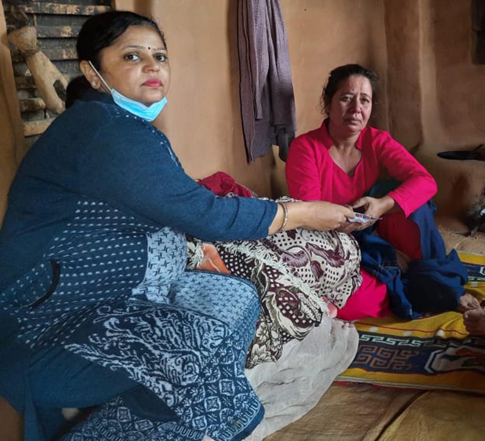 महिला नेतृ पन्थीद्वारा पहिरोमा ज्यान गुमाएकाको परिवारलाई राहत