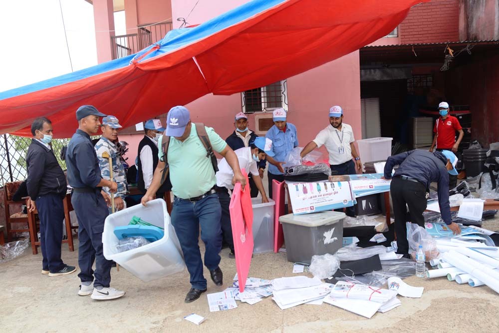 स्थानीय तह निर्वाचन, मतदान केन्द्र हिंडे कर्मचारी