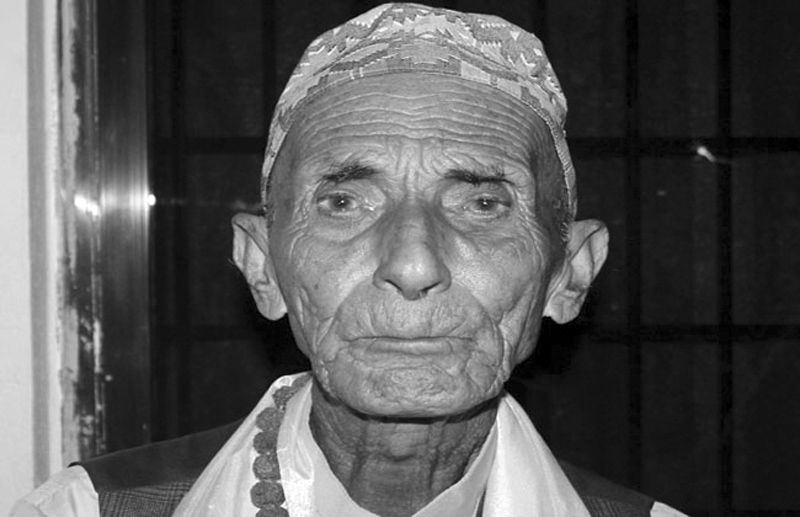 एमाले अध्यक्ष ओलीलाई पितृशोक