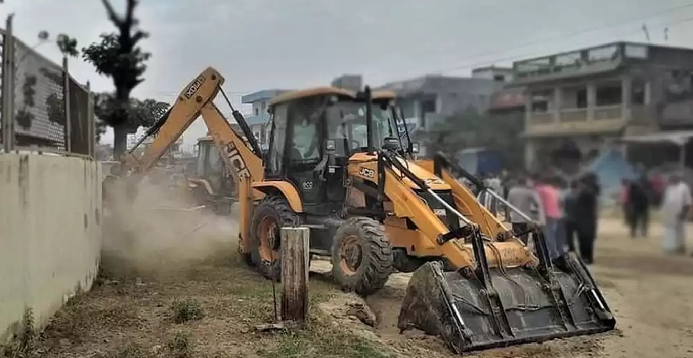 बुटवलमा सार्वजनिकस्थलका घरटहरा हटाउन थालियो