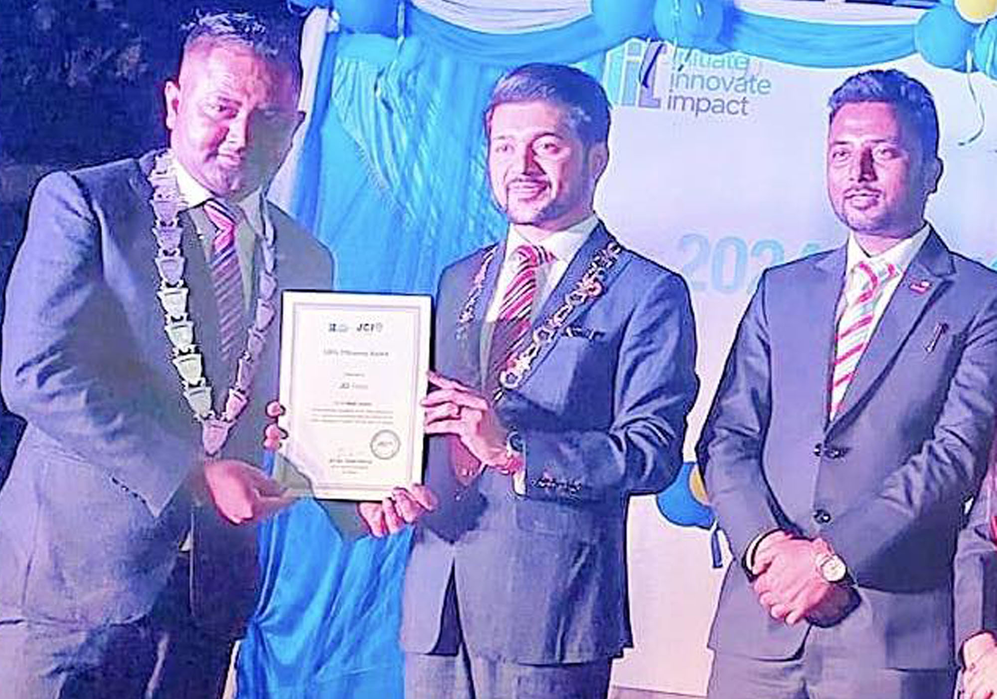 पाल्पा जेसीजलाई चितवनमा अवार्ड