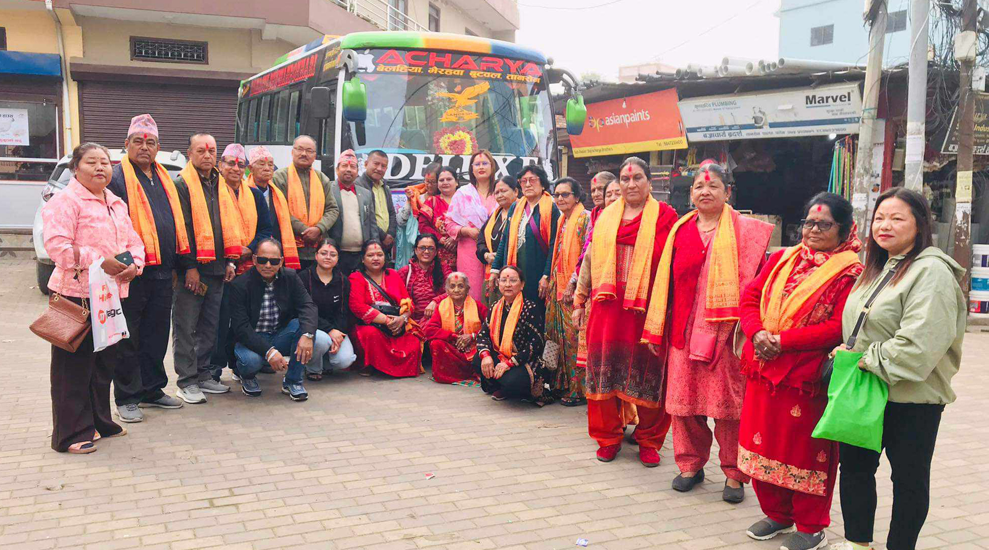 तानसेनका जेष्ठ नागरिकलाई तीर्थयात्रा