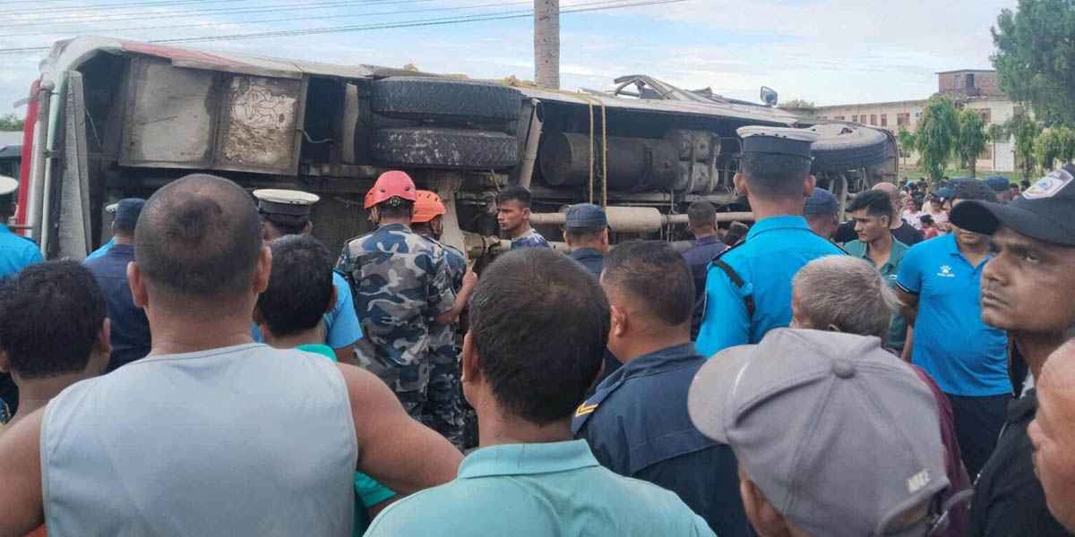 बस दुर्घटना हुँदा दुई जनाको मृत्यु, ४० जनाभन्दा बढी घाइते