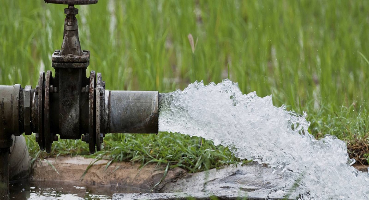गाउँमा आएन डिपबोरिङमा पानी