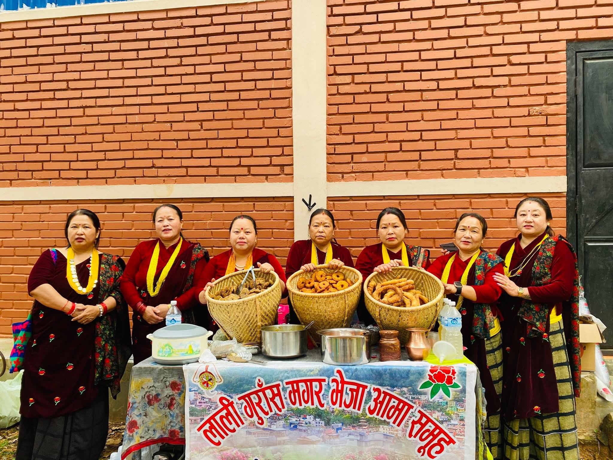 सडकमै खाए, सडकमै रमाए
