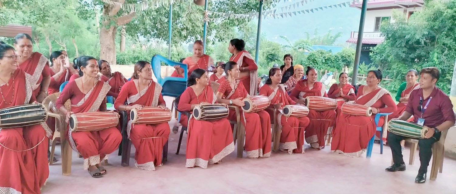 मादल बजाउने सीप सिक्दै पाल्पाका महिला 