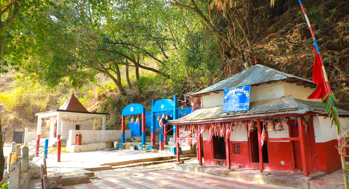 ओझेलमा गुल्मीेको कुर्घा मालीका