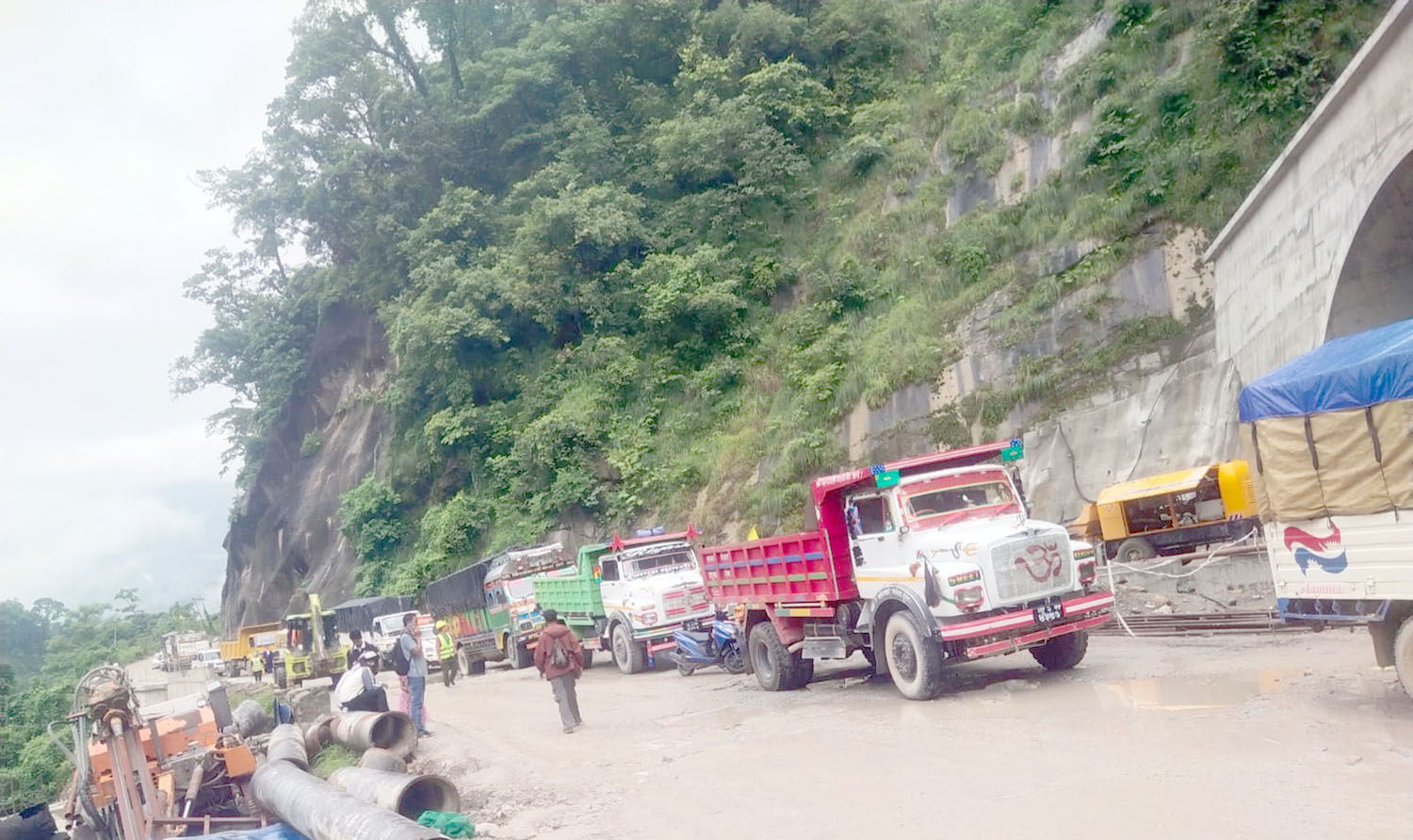 पहिरो हटाइएपछि पाल्पा–बुटवल सडकखण्ड सञ्चालनमा