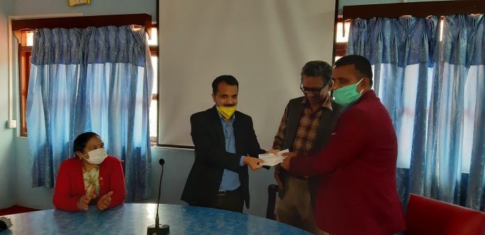 त्रिबक्या प्राध्यापक संघ पाल्पाद्वारा स्थानीय तहलाई सहयोग