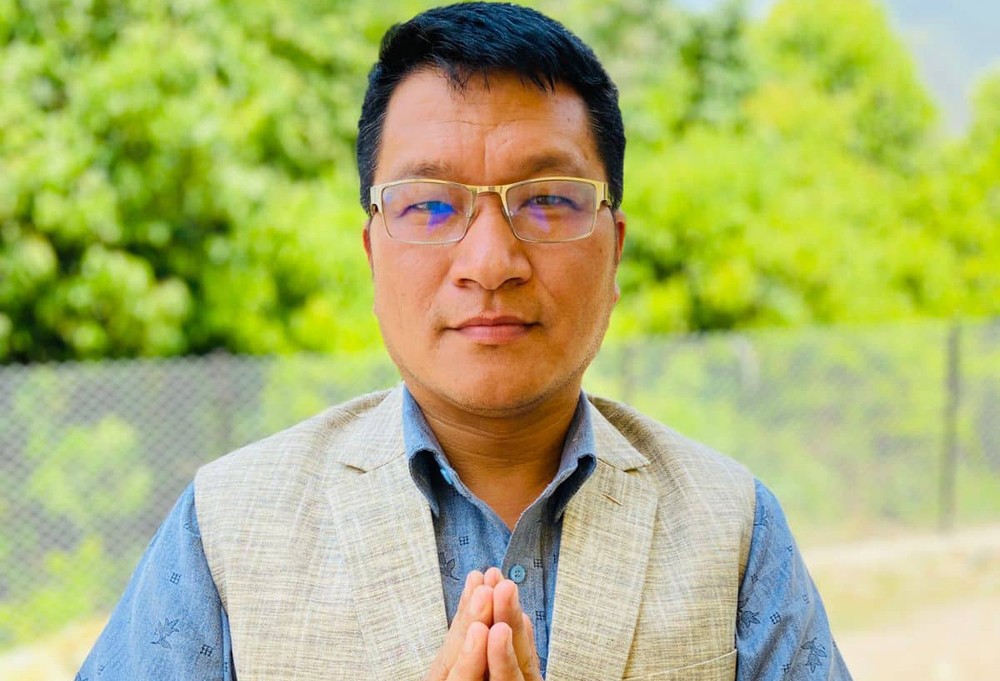 को हुन् जनताले विश्वास गरेका सन्तोष थापा ?