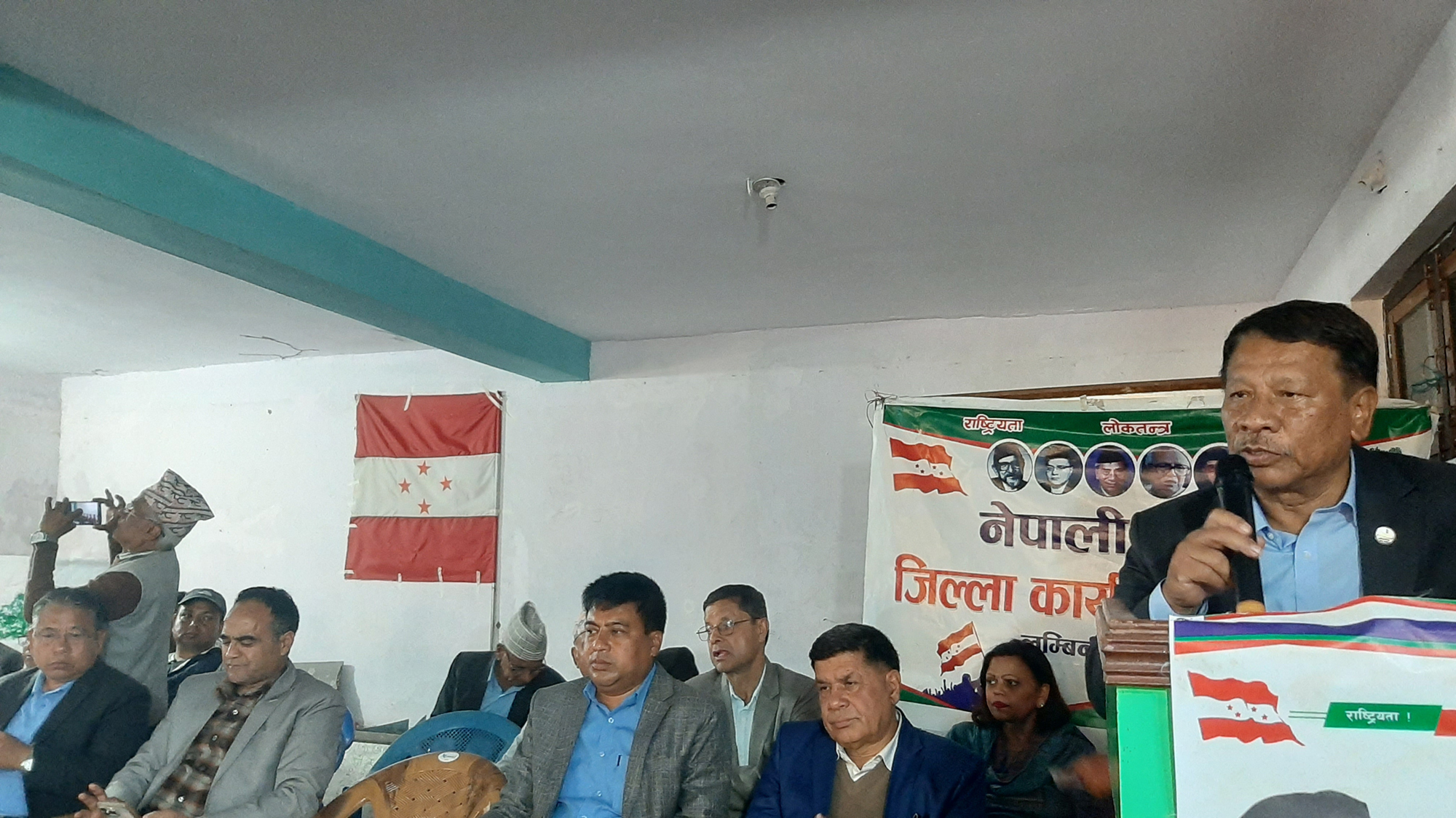 पूर्व विशिष्टहरुलाई सुविधा दिने बारे सरकारलाई थाहा छैन : उपप्रधानमन्त्री सिंह