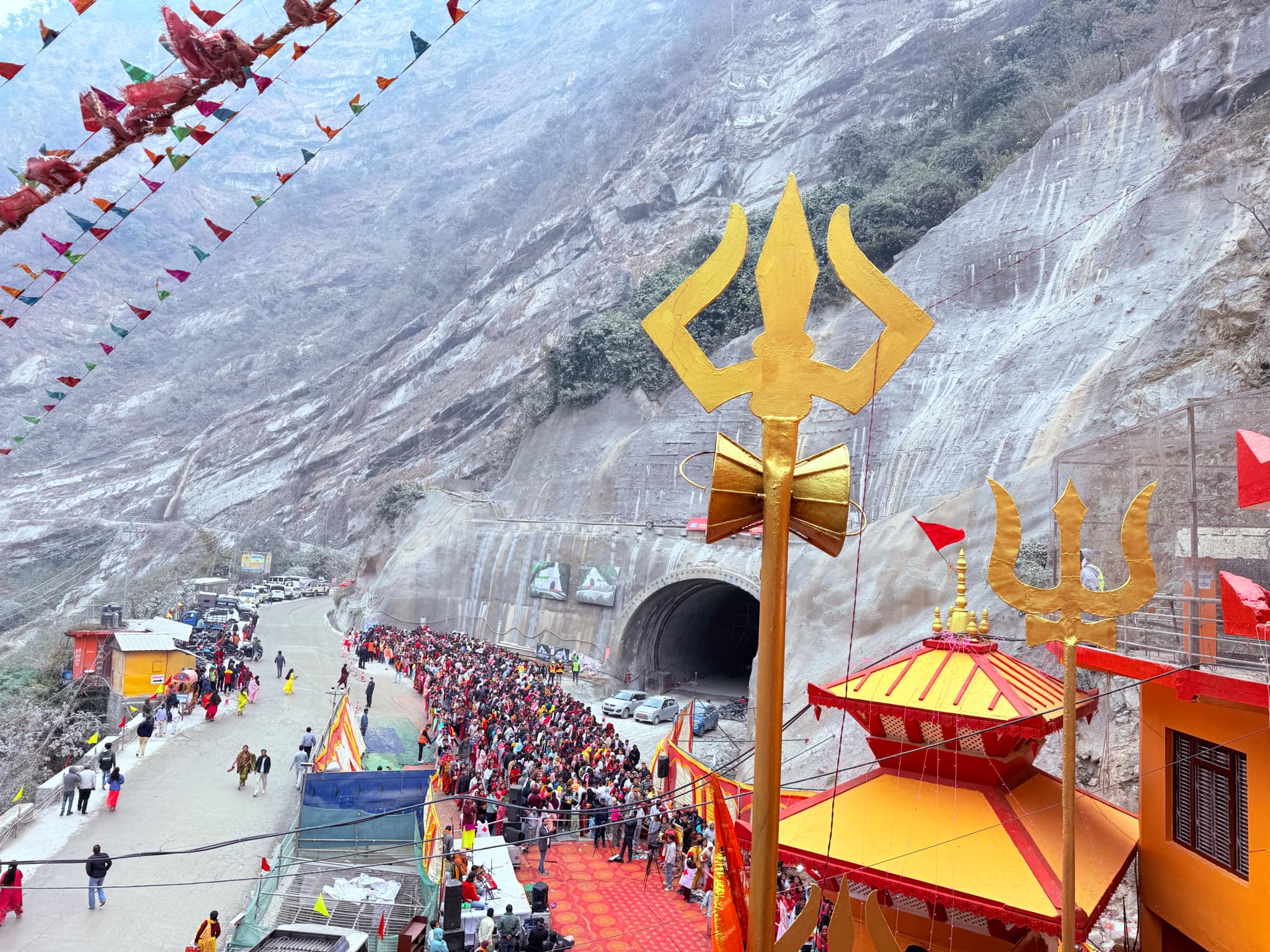 पाल्पाका शिव मन्दिरमा बिहानैदेखि श्रद्धालुको भीड