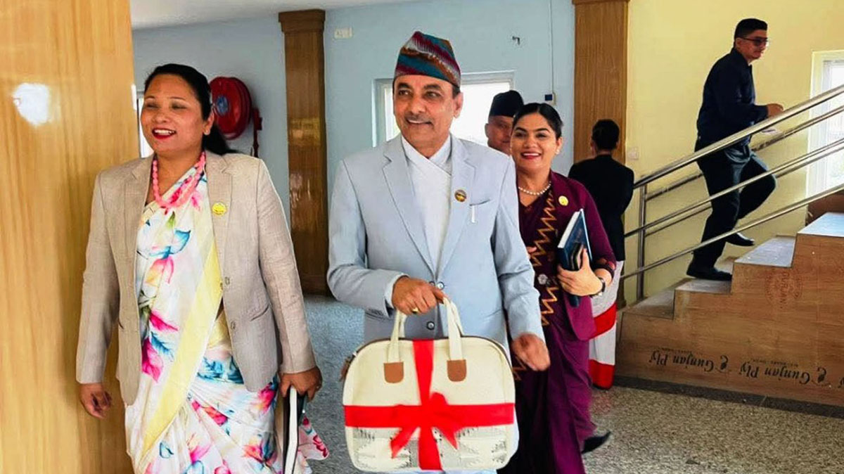 लुम्बिनी प्रदेश : ३७ अर्ब ३८ करोडको बजेट सार्वजनिक ( हेर्नुहोस् पूर्णपाठसहित )