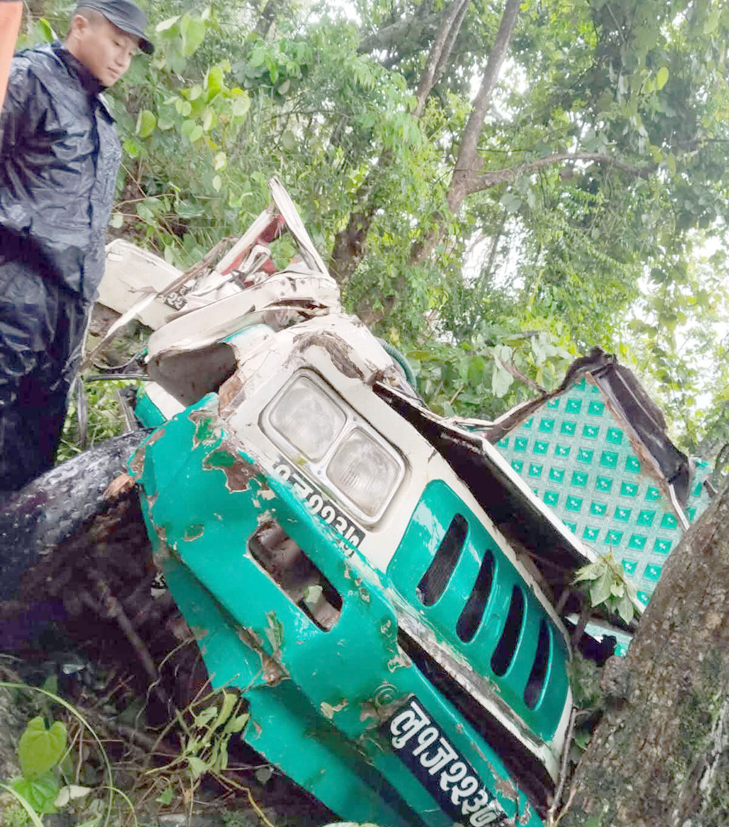 तिनाउमा जिप दुर्घटना : चालकसहित १० जना घाइते