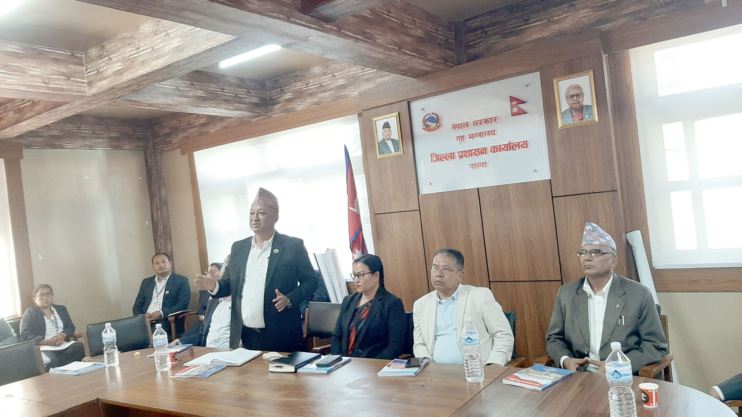 पाल्पाका स्वास्थ्य संस्थाहरु कार्यक्रमको समीक्षा गर्दै कार्ययोजनामा जुटे