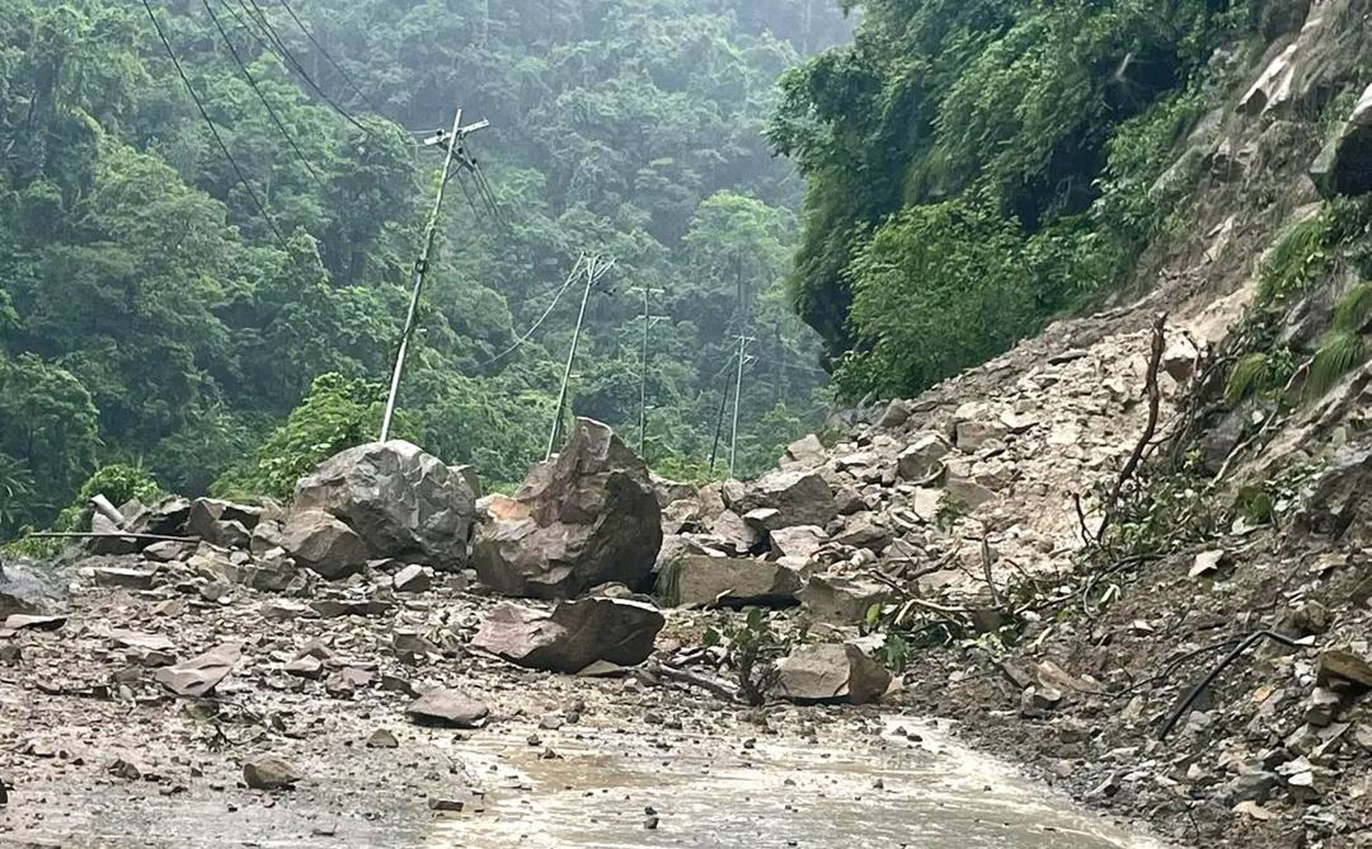 पहिरोले पाल्पा–बुटवल खण्ड अवरुद्ध