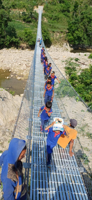 झोलुङ्गे पुलले विद्यार्थी आवतजावतमा सहज