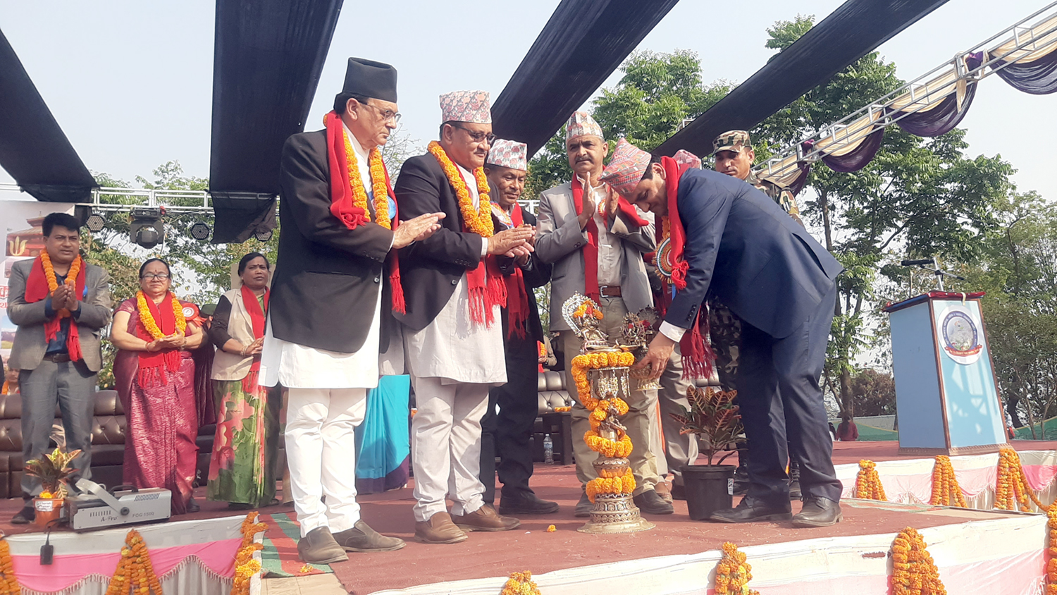 स्वास्थ्य बिमा र सरकारी अस्पतालका सेवा व्यवस्थित गर्दैछौं : मन्त्री पौडेल