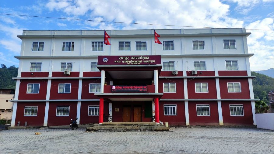 विपन्न बालबालिकालाई पोषण तथा शैक्षिक सामग्री सहयोग