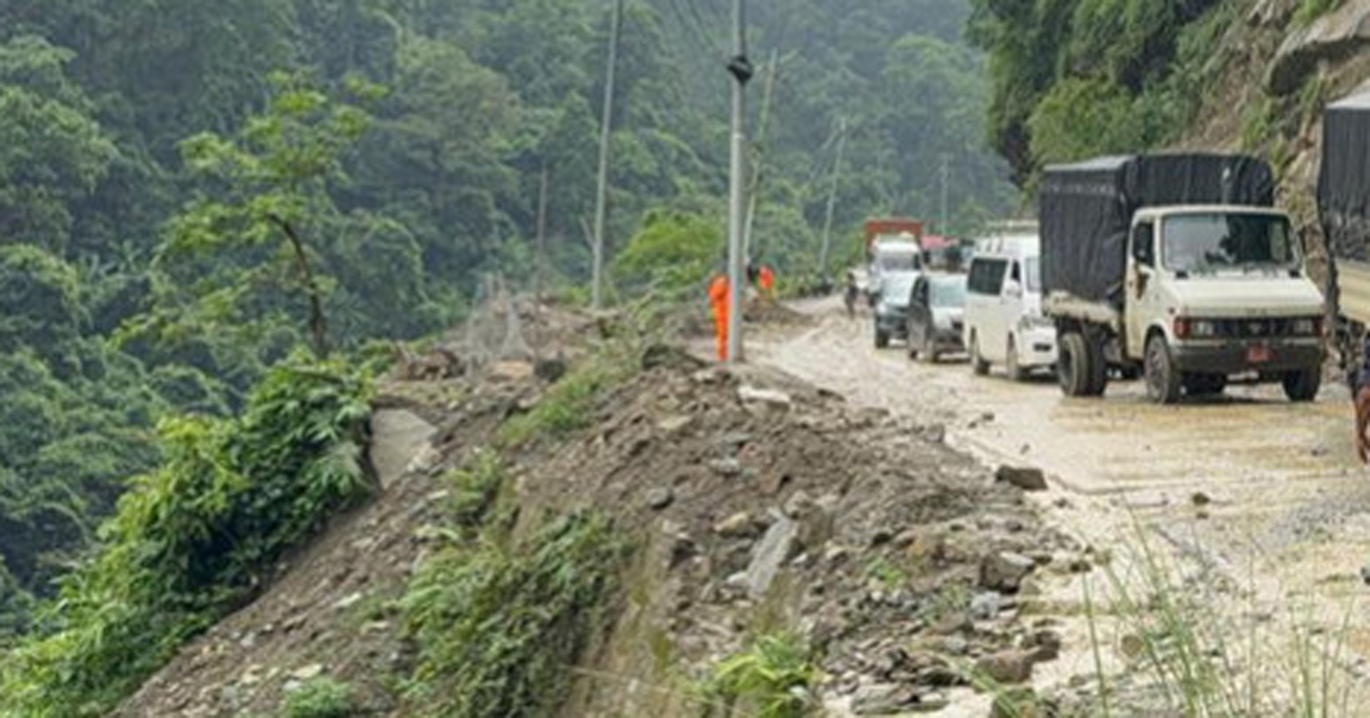 पहिरोले अवरुद्ध पाल्पा–बुटवल सडक एकतर्फी सञ्चालनमा