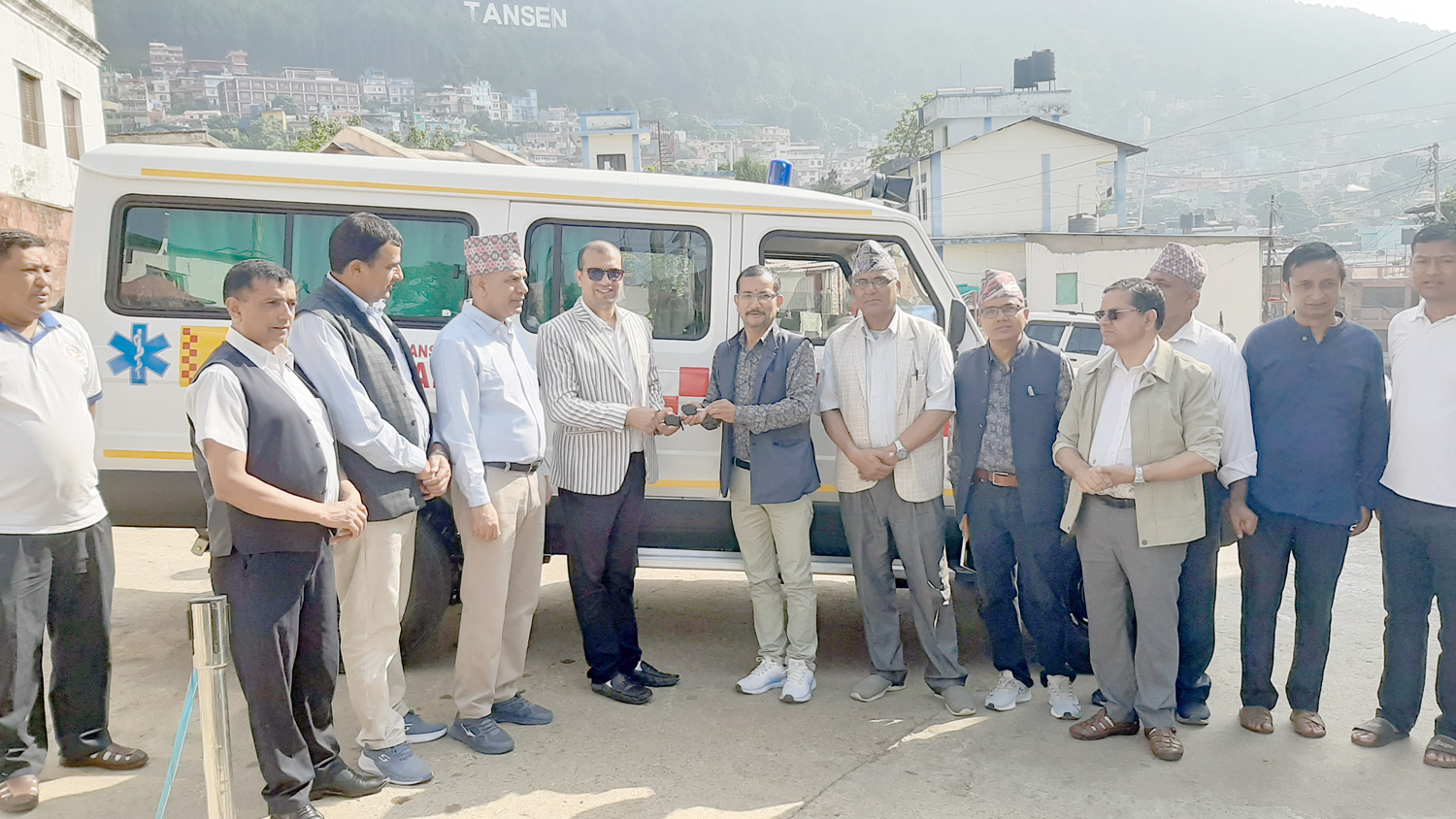 पाल्पा अस्पताललाई एम्बुलेन्स हस्तान्तरण